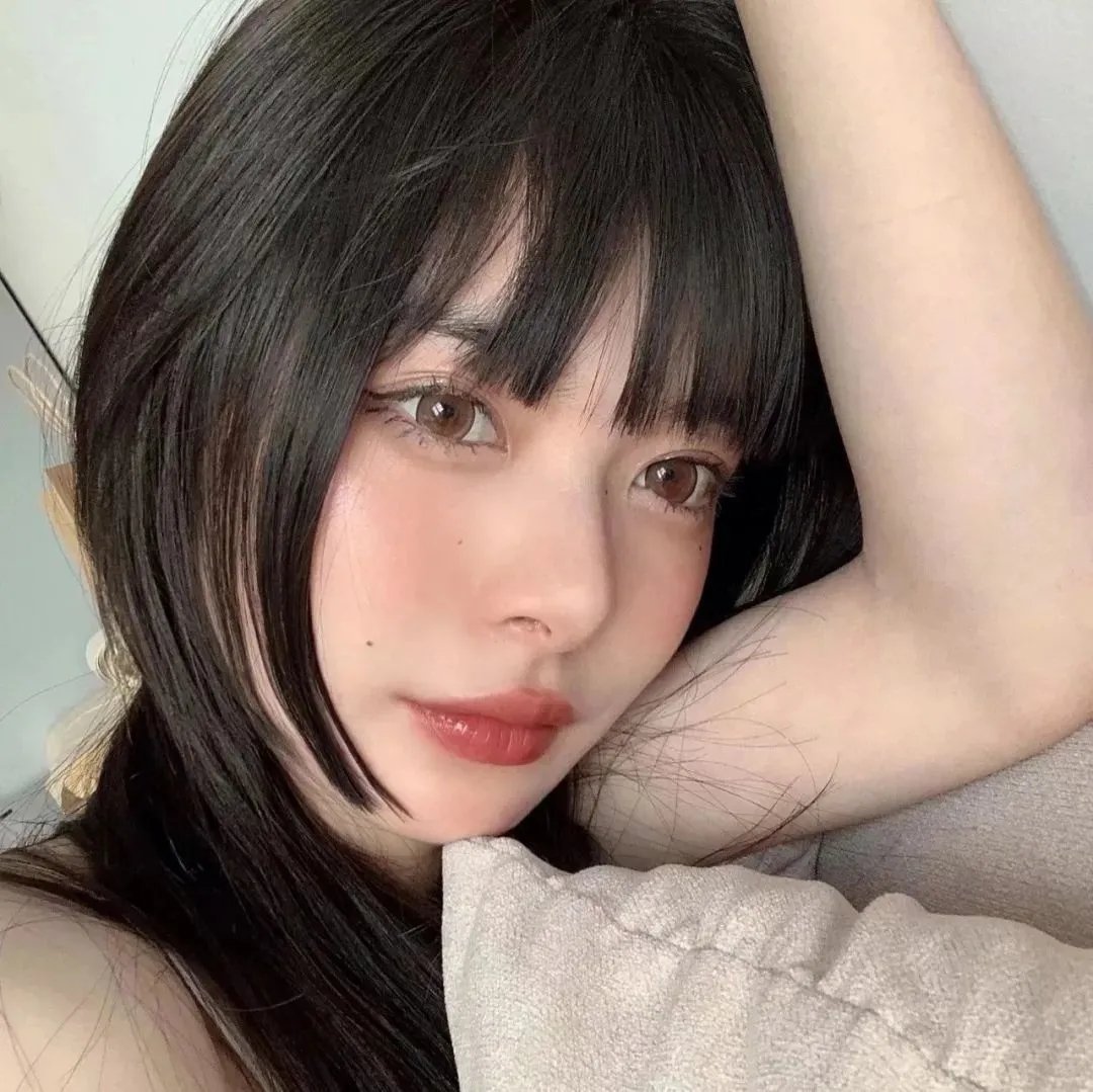 劳拉·马尔斯的眼睛